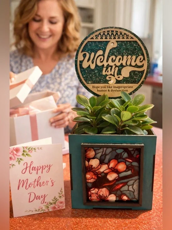 Hand crafted wooden Planter Box w/interchangeable scenes Mother’s Day is coming! - Picture 4 of 6